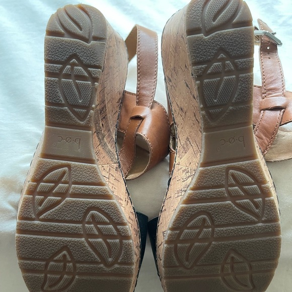 B.O.C leather, two-tone, wedge-heeled, strappy sandals. Size 11. Worn only once. - Picture 5 of 5